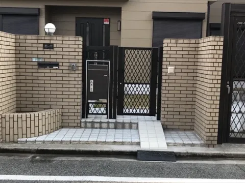 I様邸　門扉　宅配ボックス　電動シャッター　外構工事