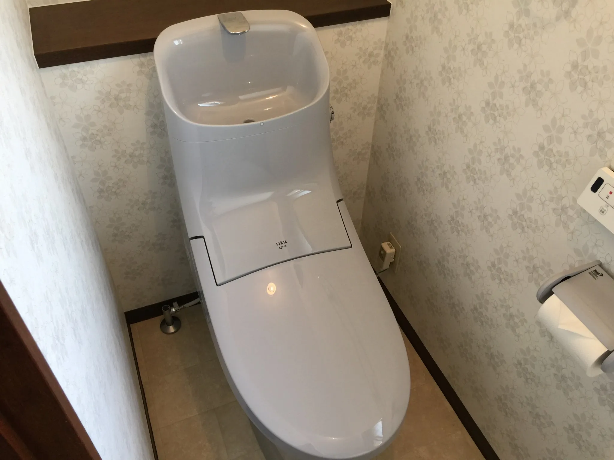 O様邸　トイレ改修工事　便器取替　水栓取替
