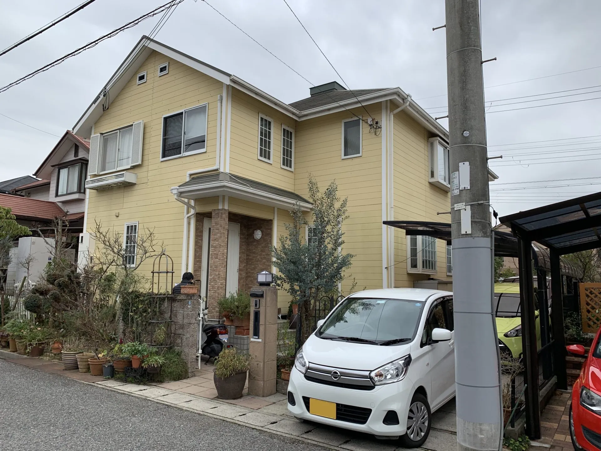 Ｙ様邸で外壁、屋根塗装、シール打替、防水工事です