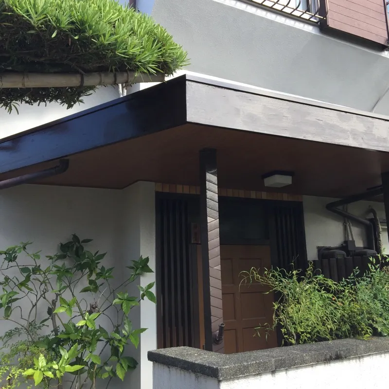 O様邸　玄関天井改修工事　天井　サイディング　塗装　西宮